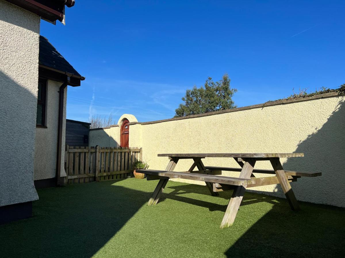 3 Bed Detached Cottage- Log Burner Mountain Views 波马利斯 外观 照片