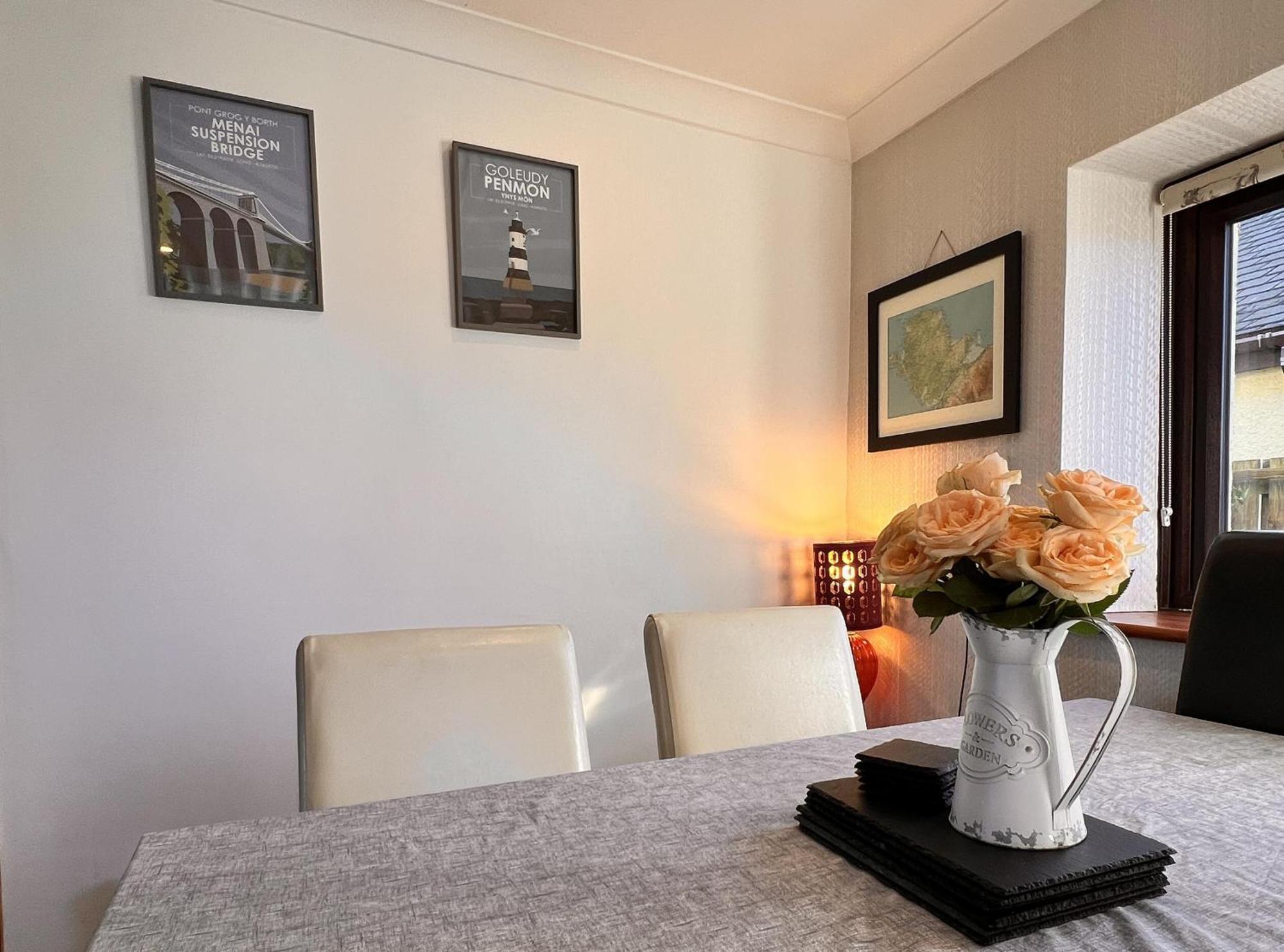 3 Bed Detached Cottage- Log Burner Mountain Views 波马利斯 外观 照片