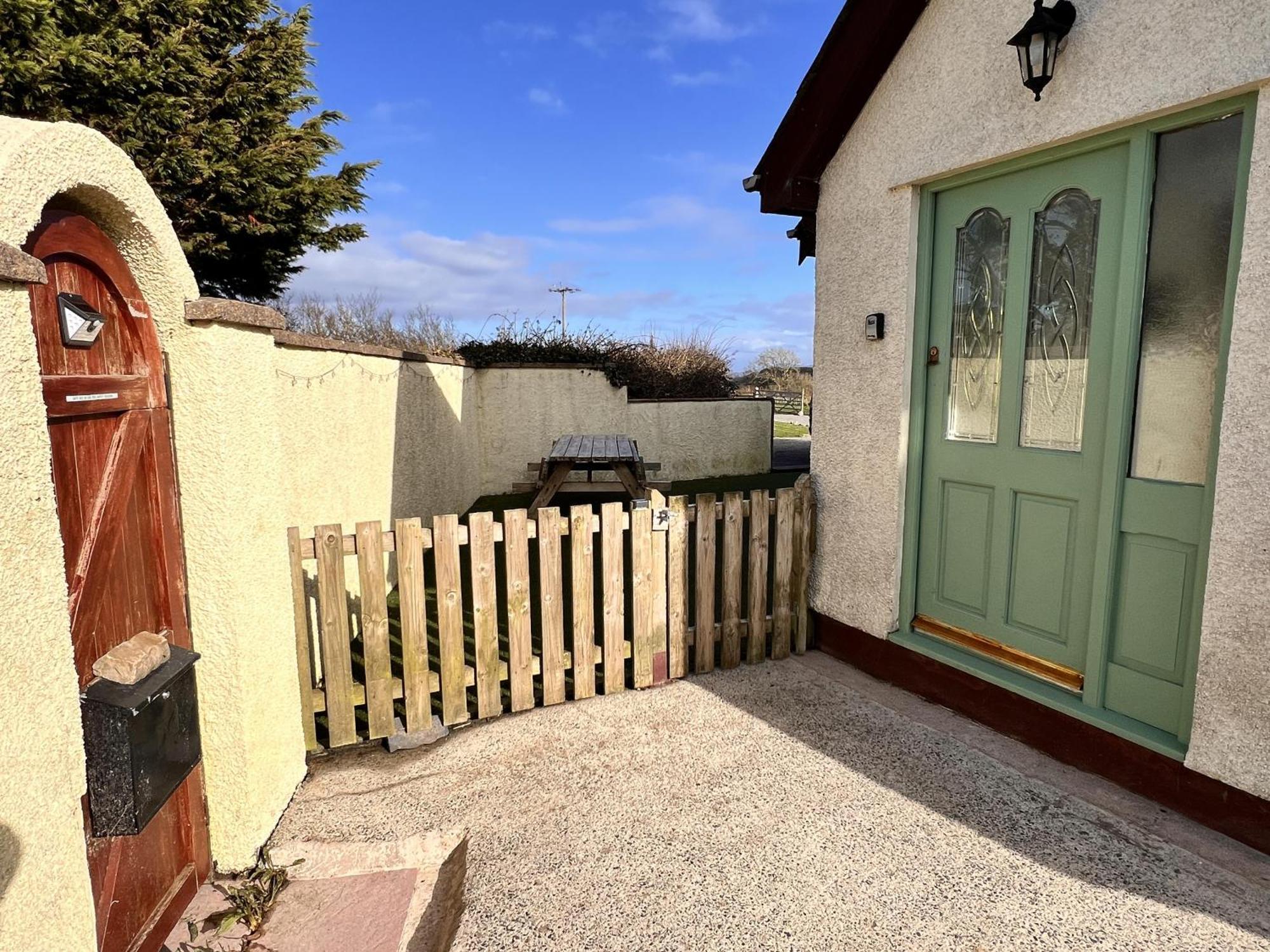 3 Bed Detached Cottage- Log Burner Mountain Views 波马利斯 外观 照片