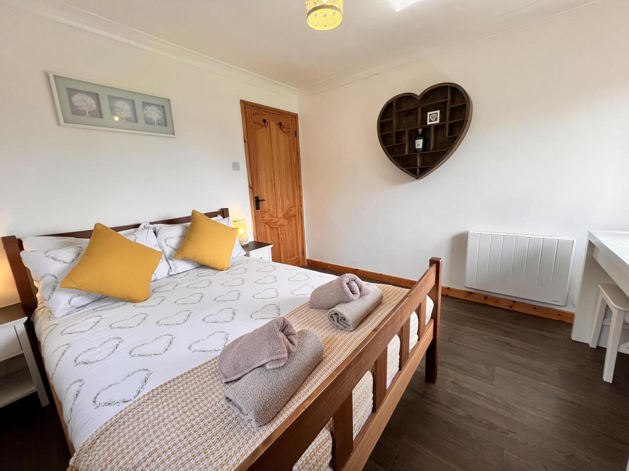 3 Bed Detached Cottage- Log Burner Mountain Views 波马利斯 外观 照片