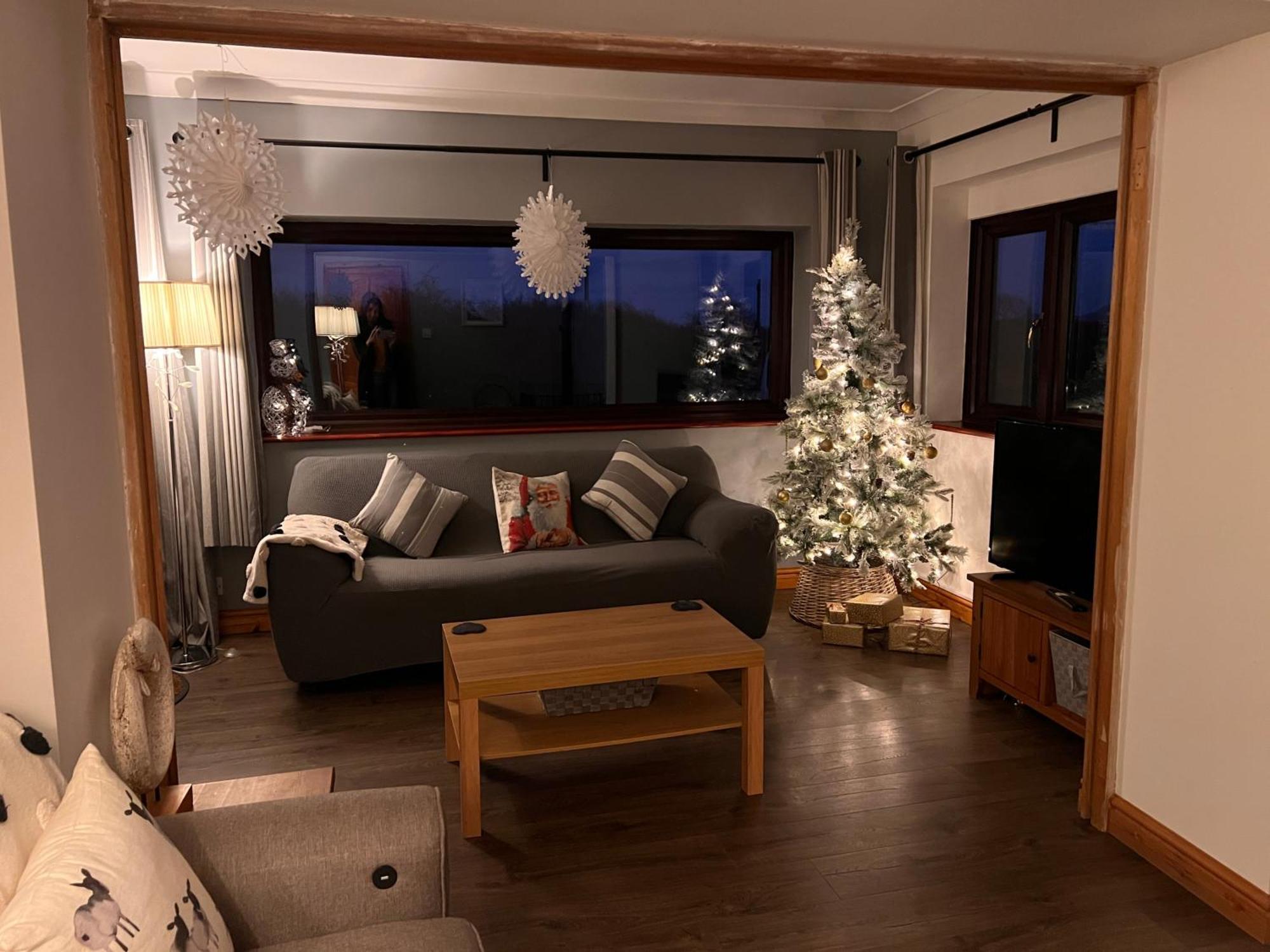 3 Bed Detached Cottage- Log Burner Mountain Views 波马利斯 外观 照片